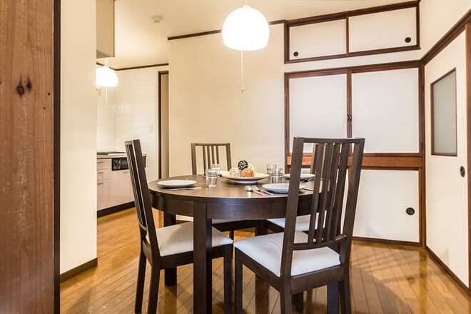 LÀM ĐẸP VÀ TIẾT KIỆM DIỆN TÍCH NHÀ VỚI CỬA LÙA