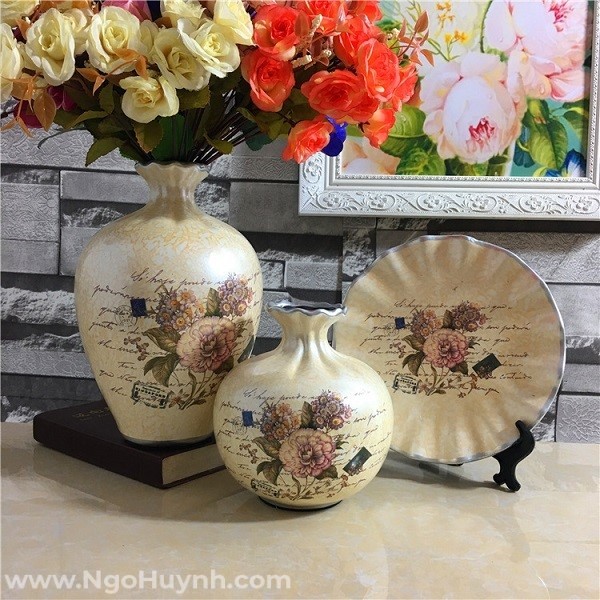 nen-trang-tri-nhung-do-dung
